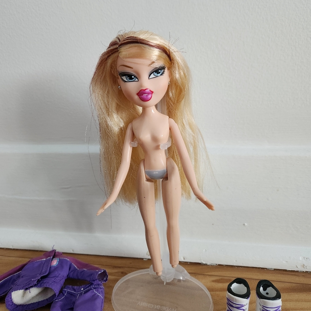 Bratz Play Sport Snowboarding Lillee - Picture 7 of 10